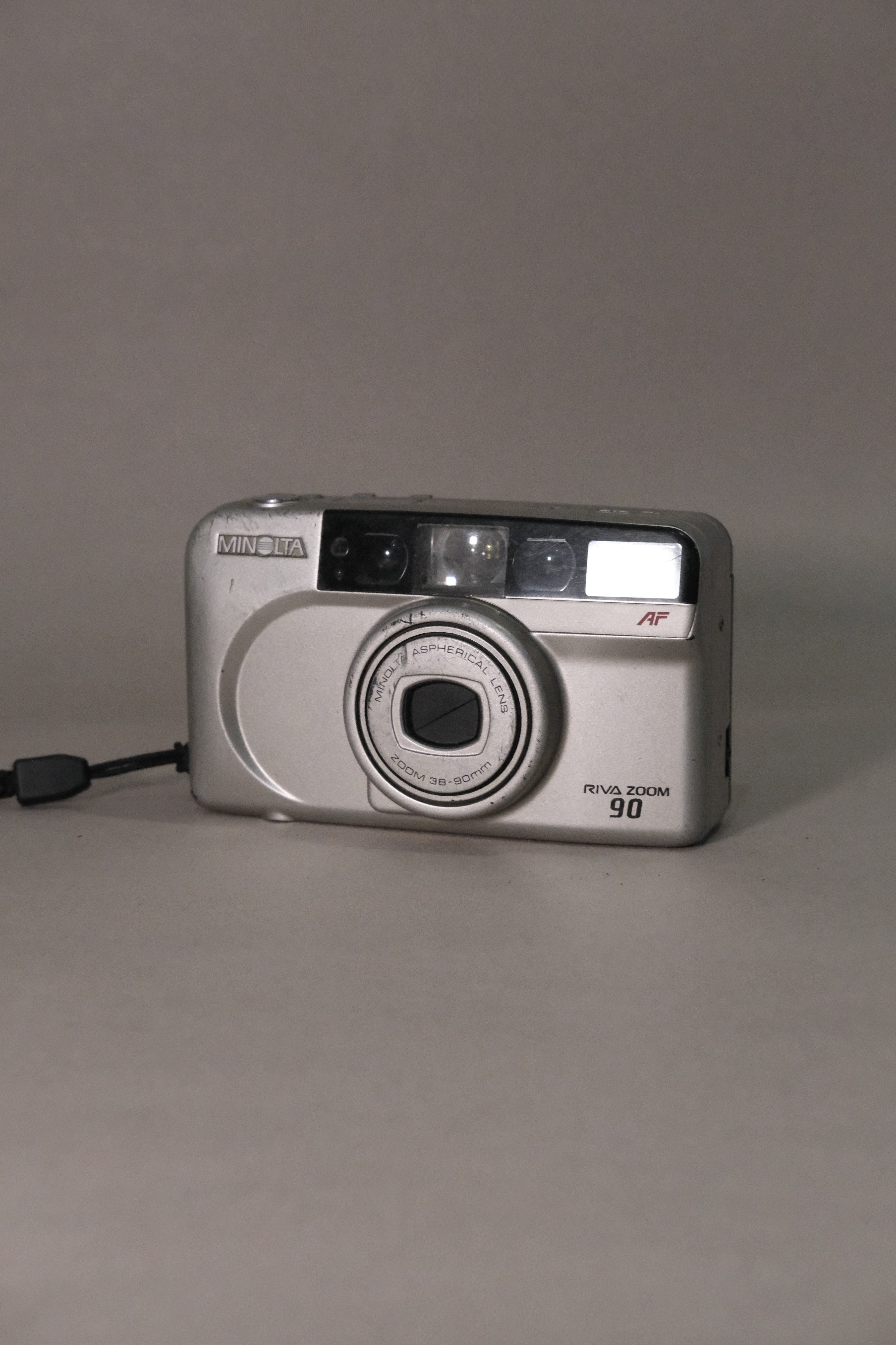 Minolta Riva Zoom 90