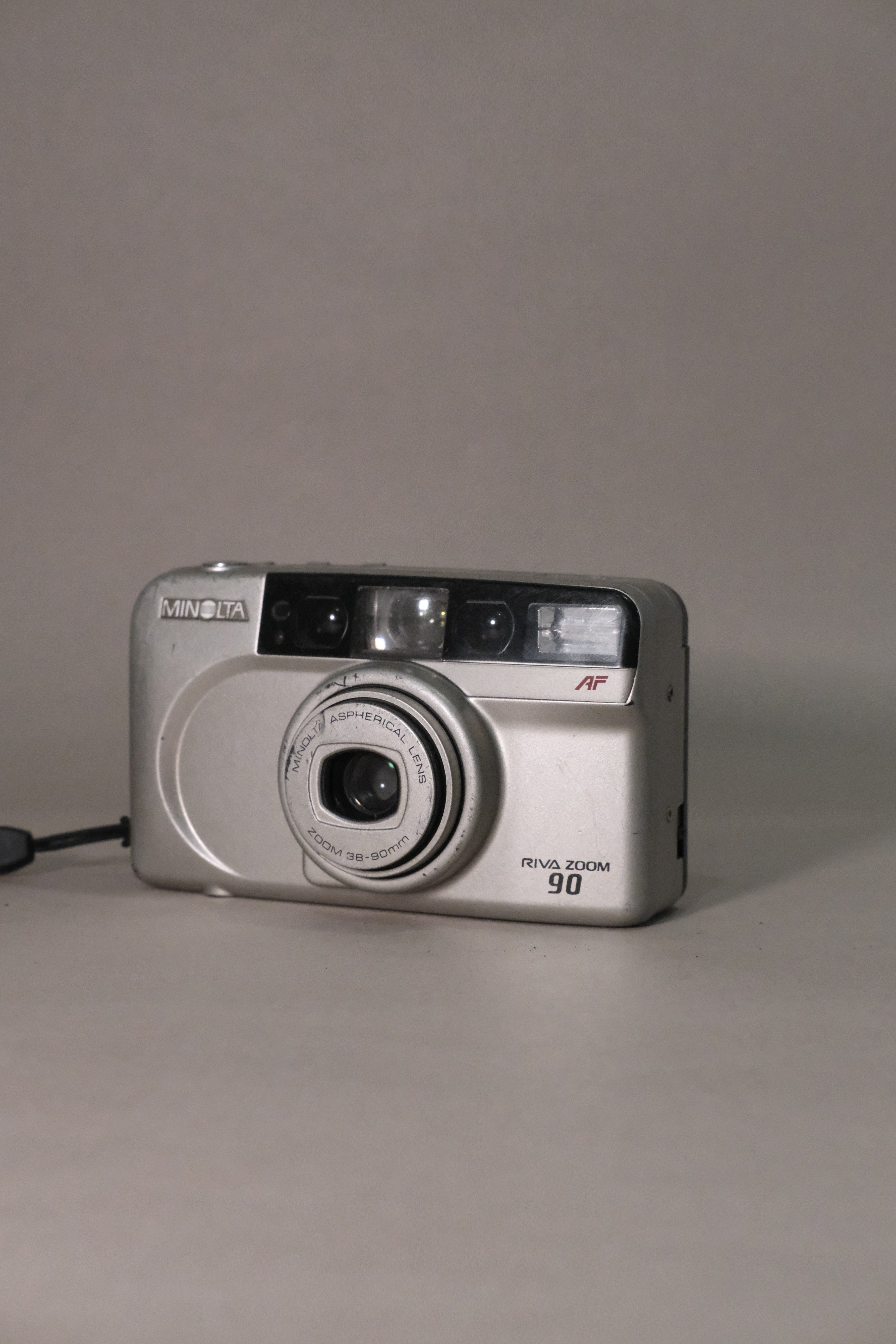 Minolta Riva Zoom 90