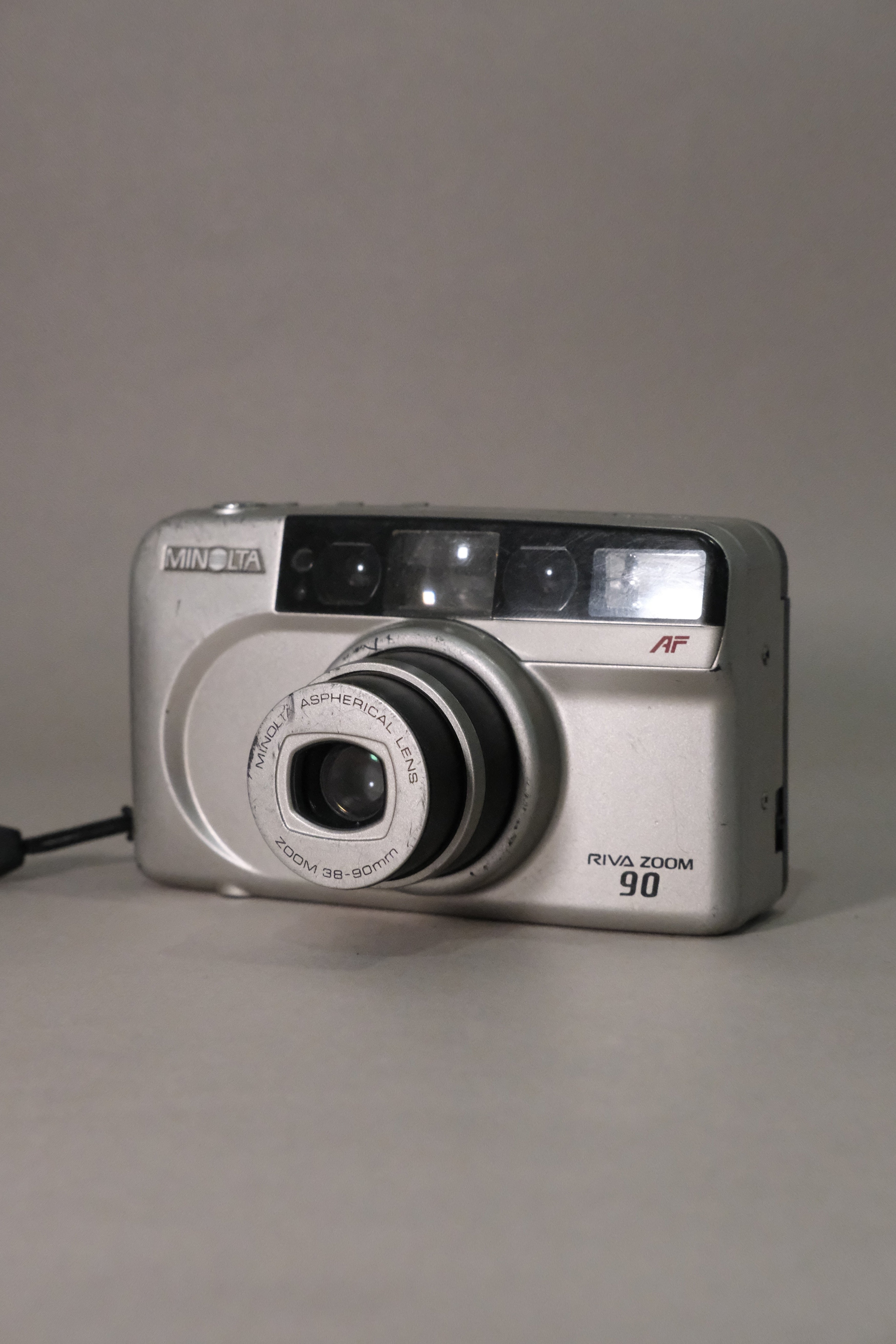 Minolta Riva Zoom 90