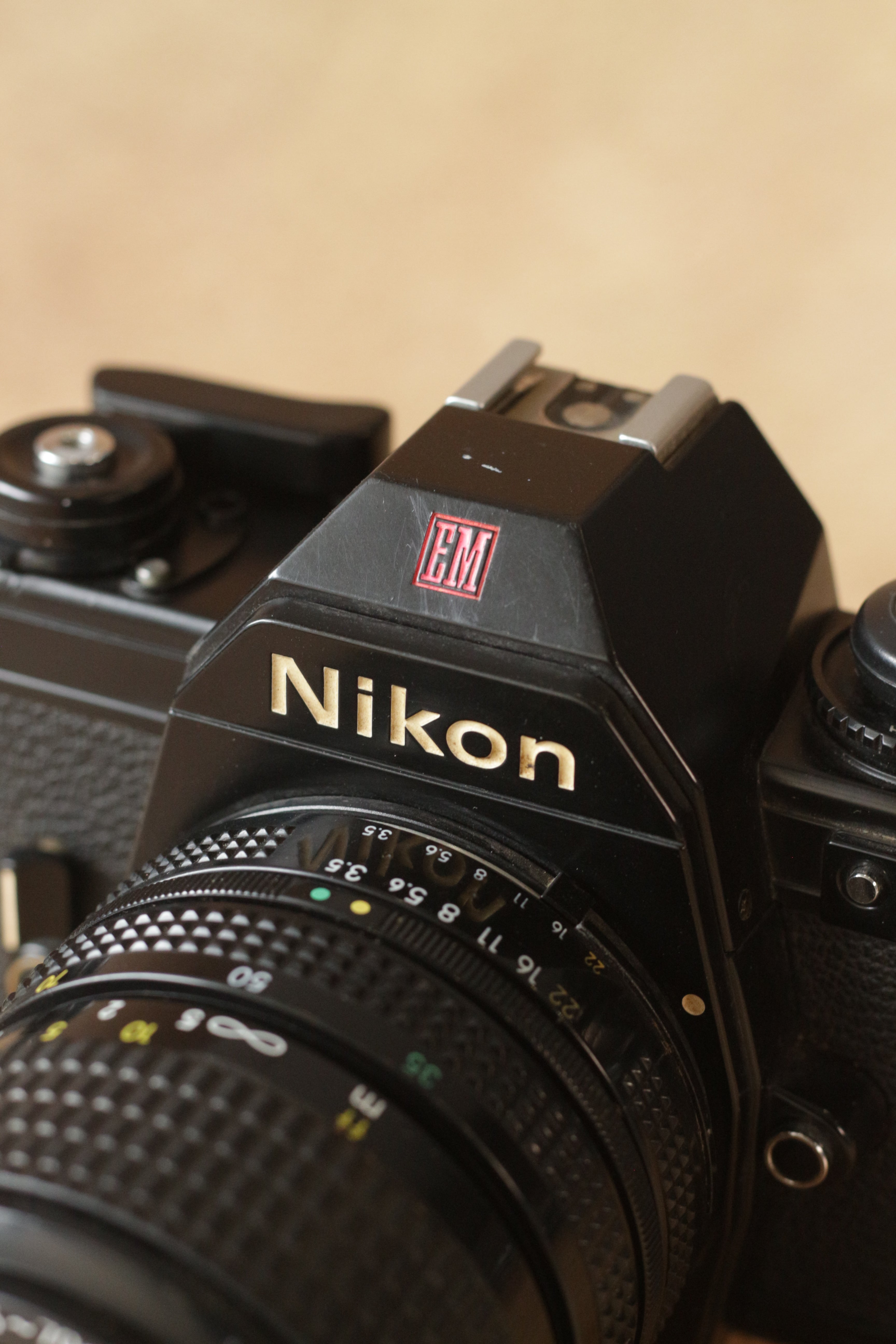 Nikon EM