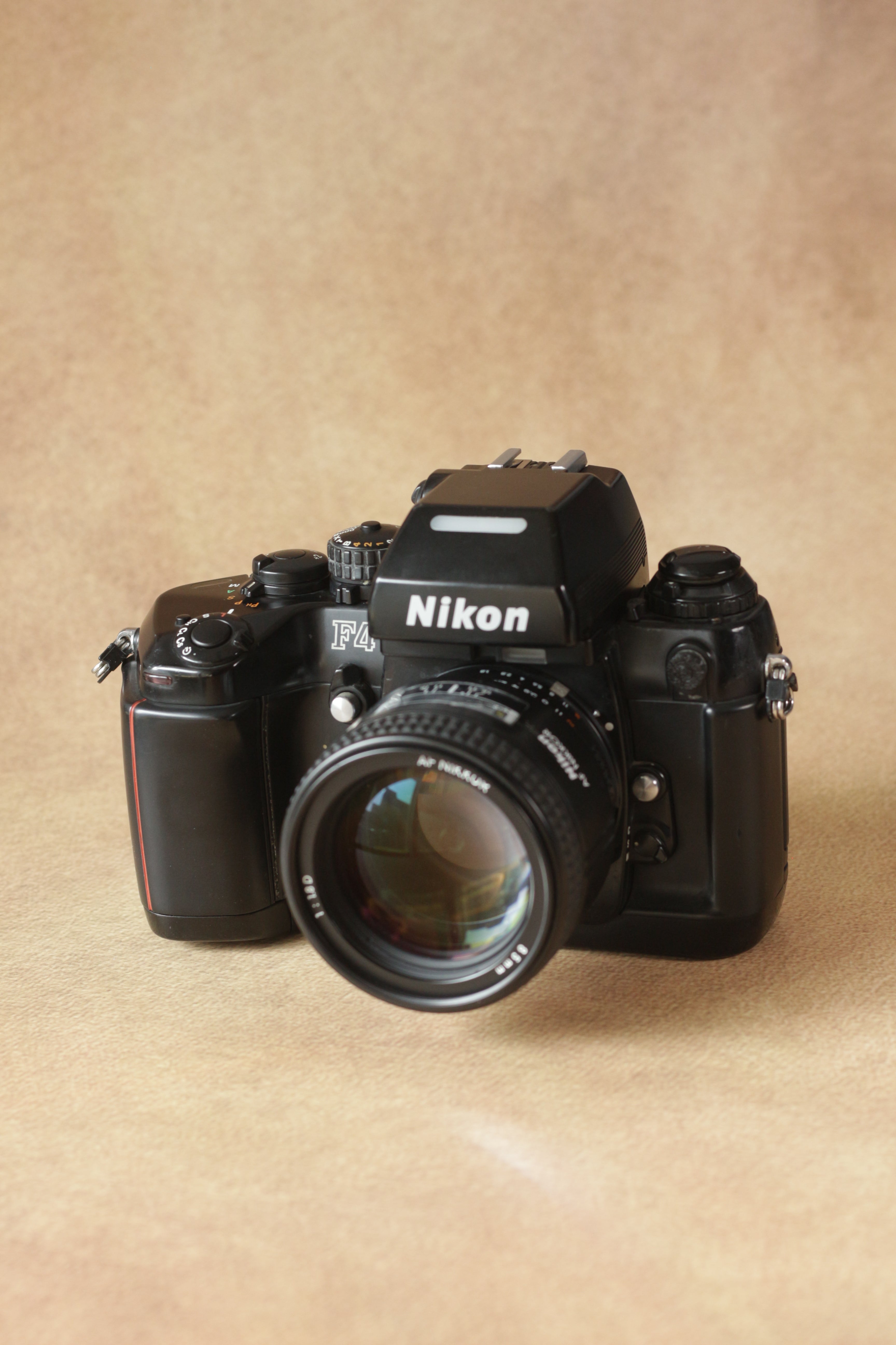 Nikon F4 + Nikkor AF 85mm F1.8D