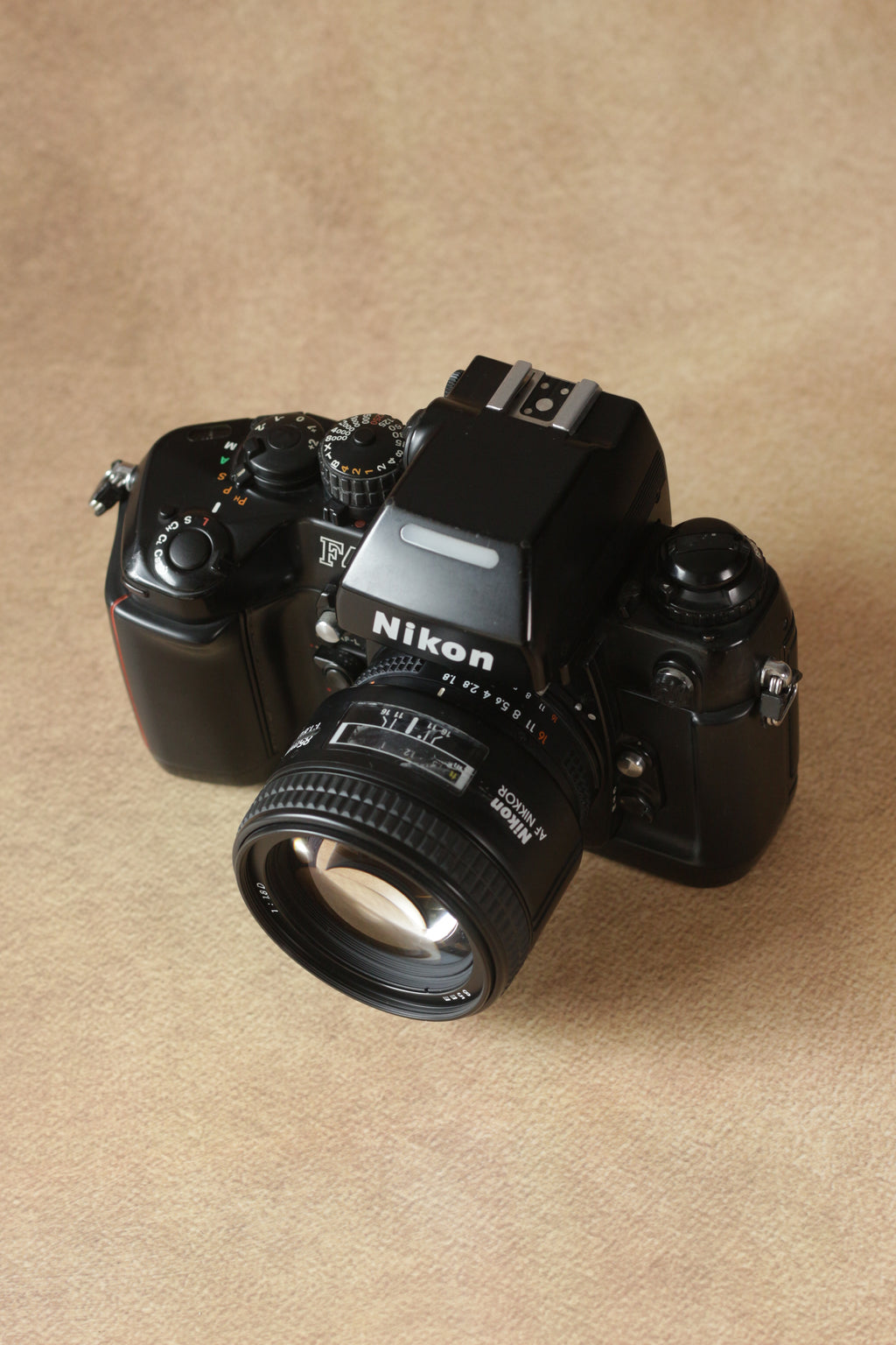 Nikon F4 + Nikkor AF 85mm F1.8D