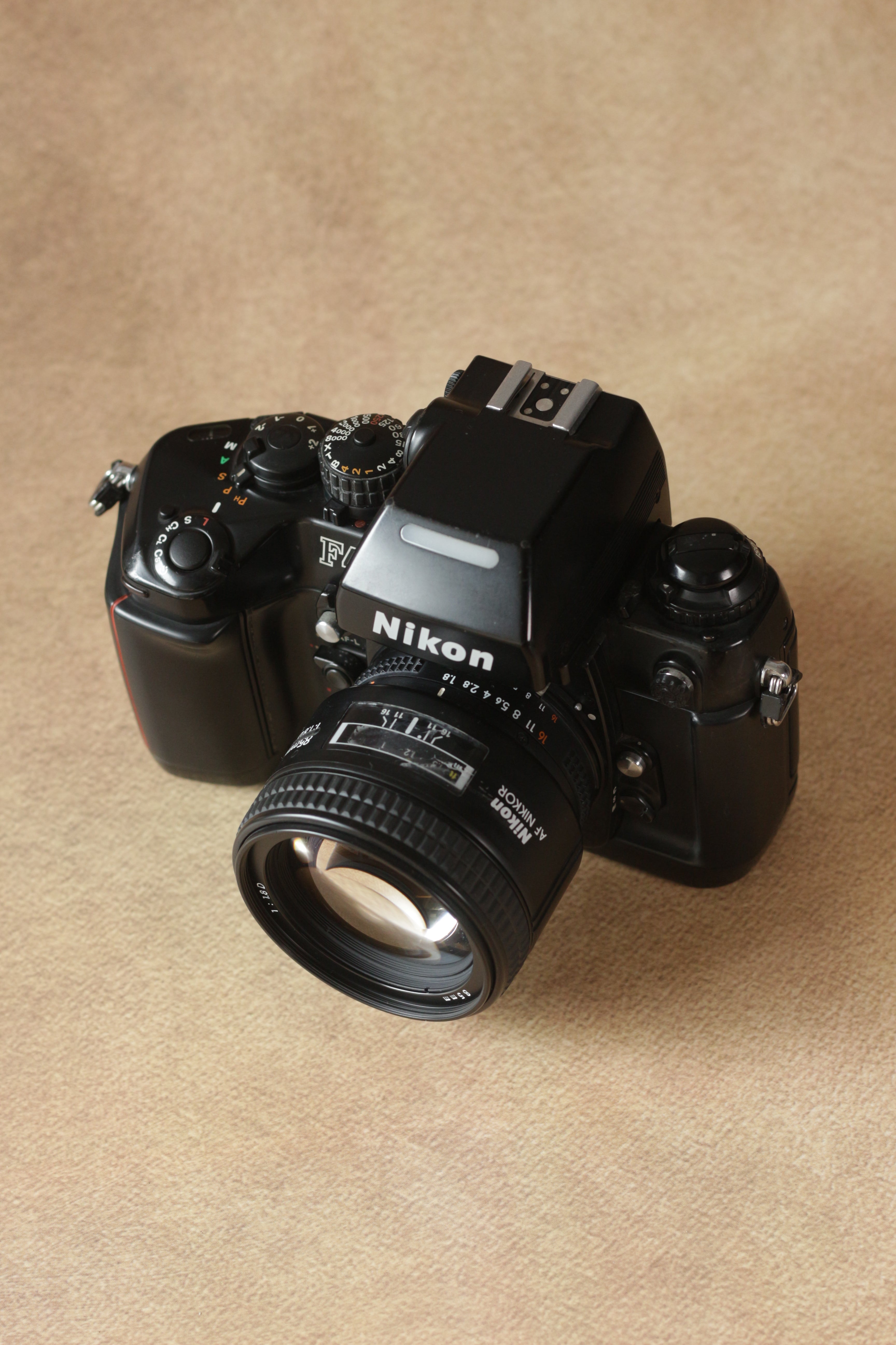 Nikon F4 + Nikkor AF 85mm F1.8D