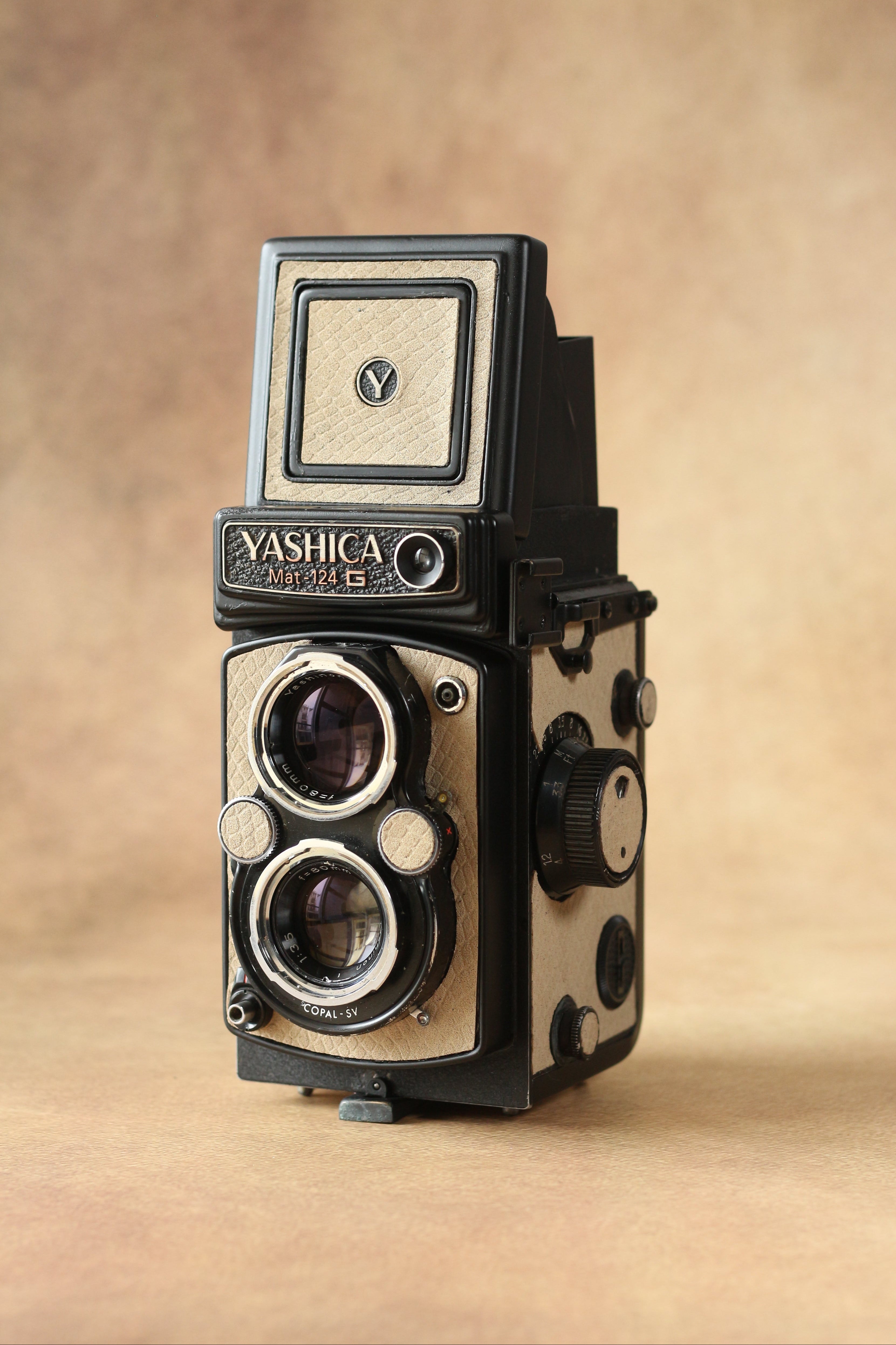 Yashica Mat-124G Re-leathered