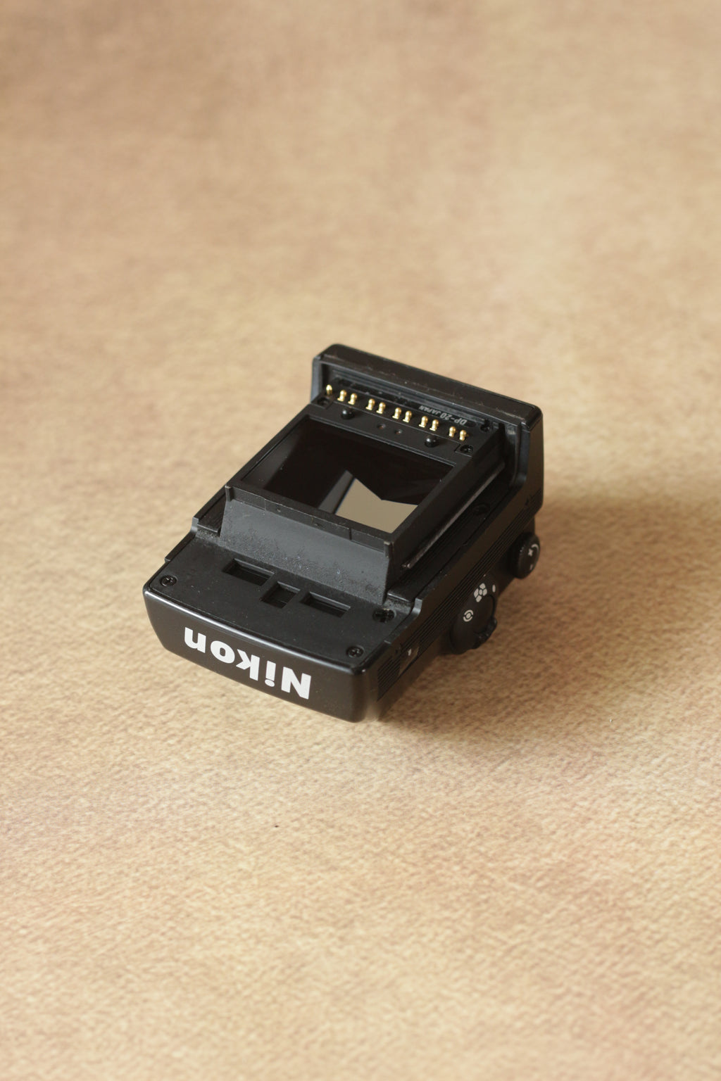 Nikon F4 + Nikkor AF 85mm F1.8D