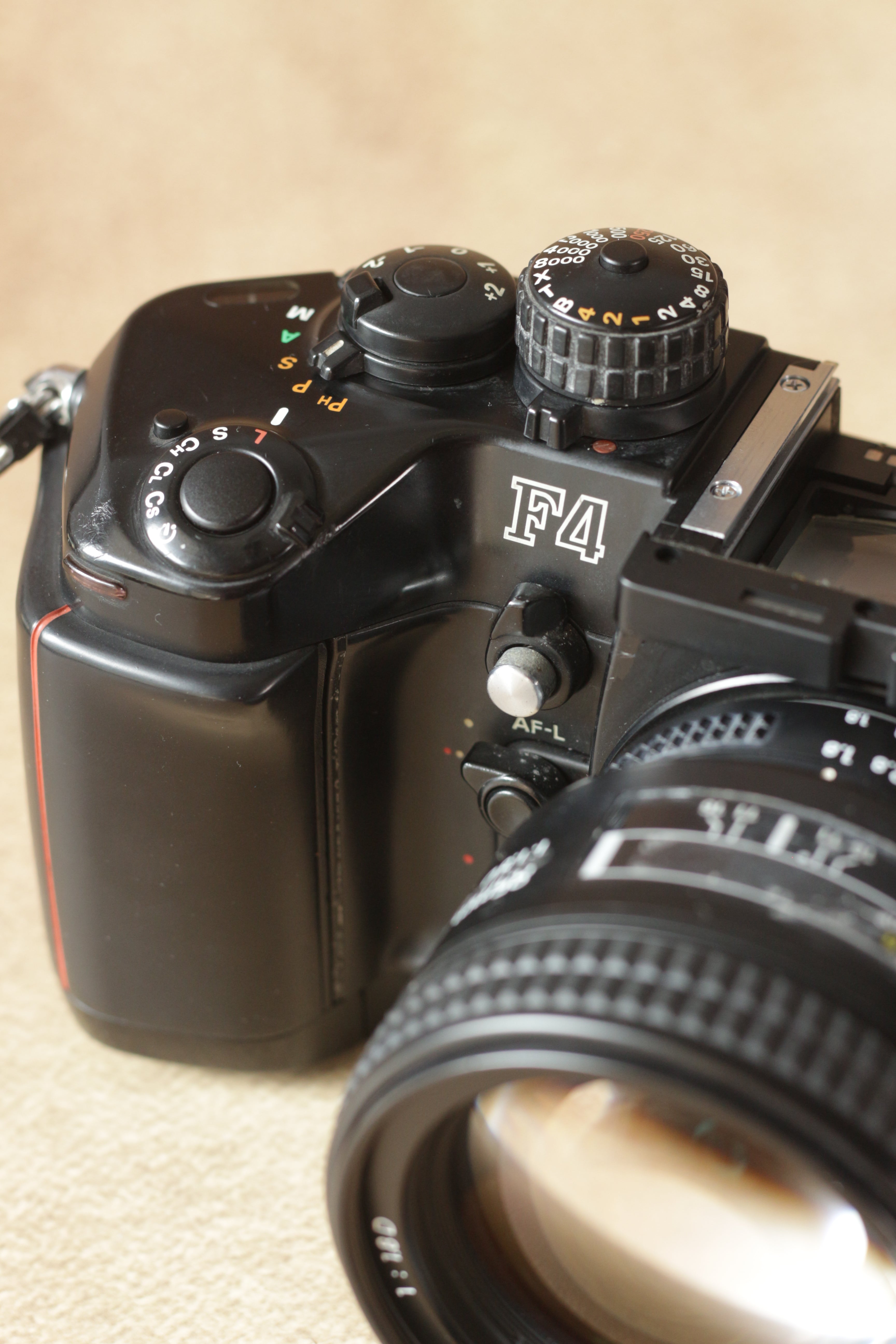 Nikon F4 + Nikkor AF 85mm F1.8D