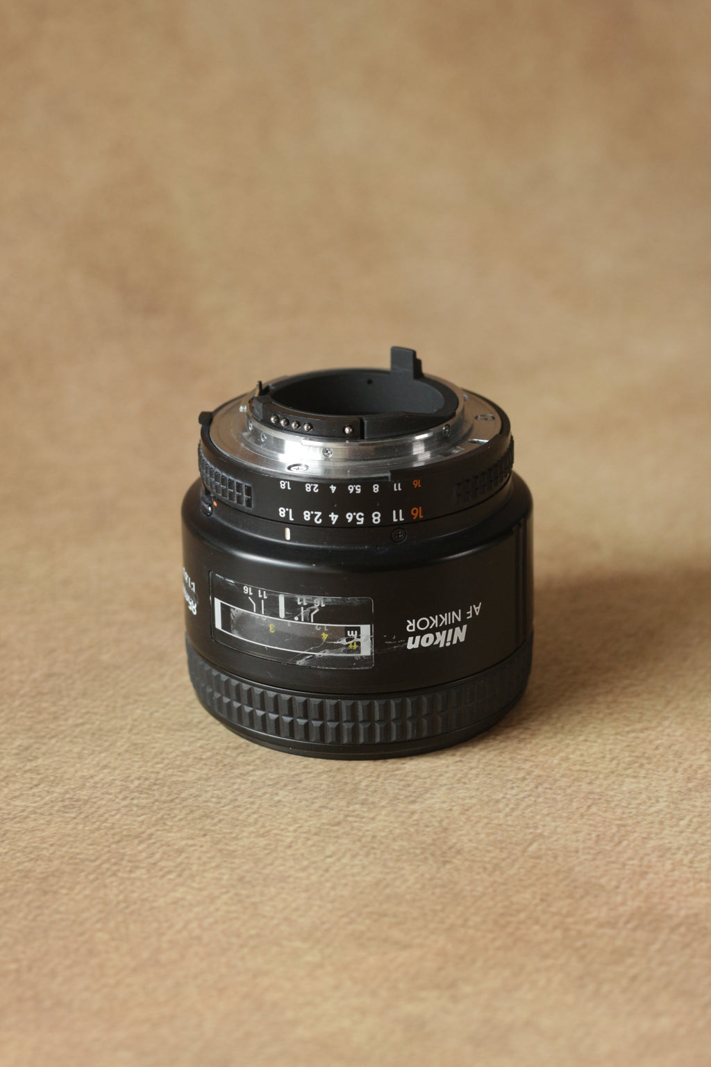 Nikon F4 + Nikkor AF 85mm F1.8D