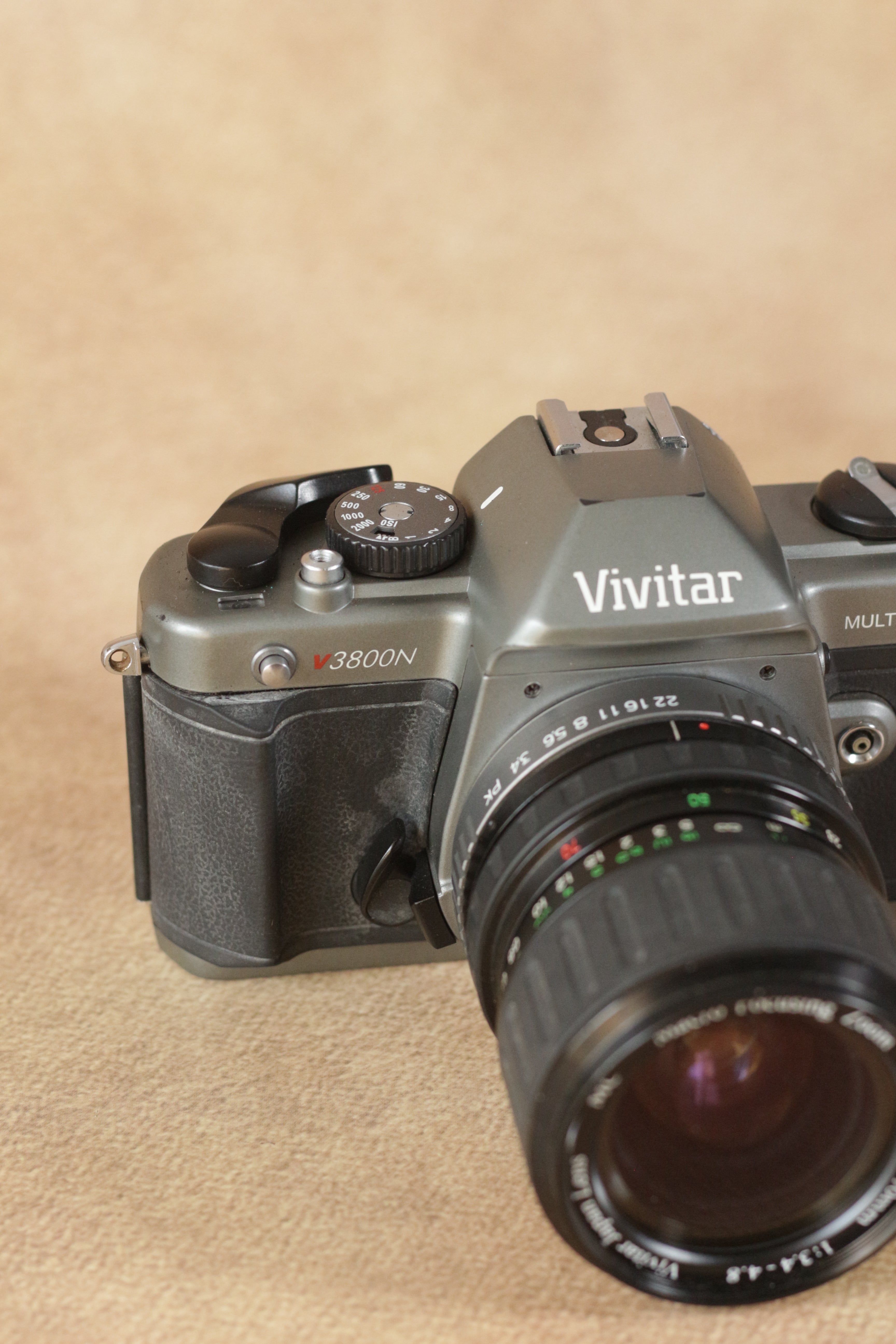 Vivitar V3800 + Vivitar Macro zoom 28-70mm