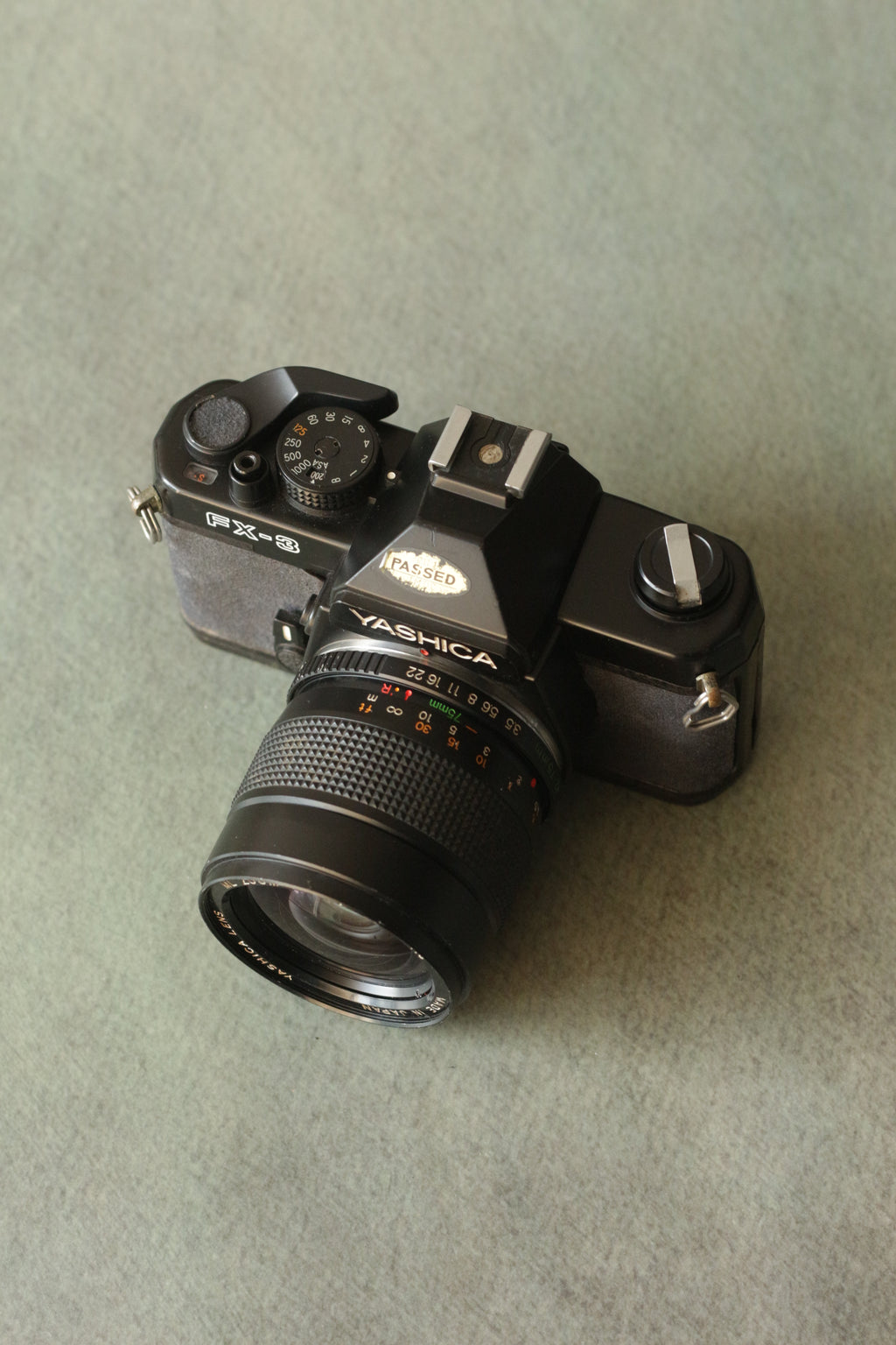 Yashica FX3 + Yashica ML zoom 42-75mm