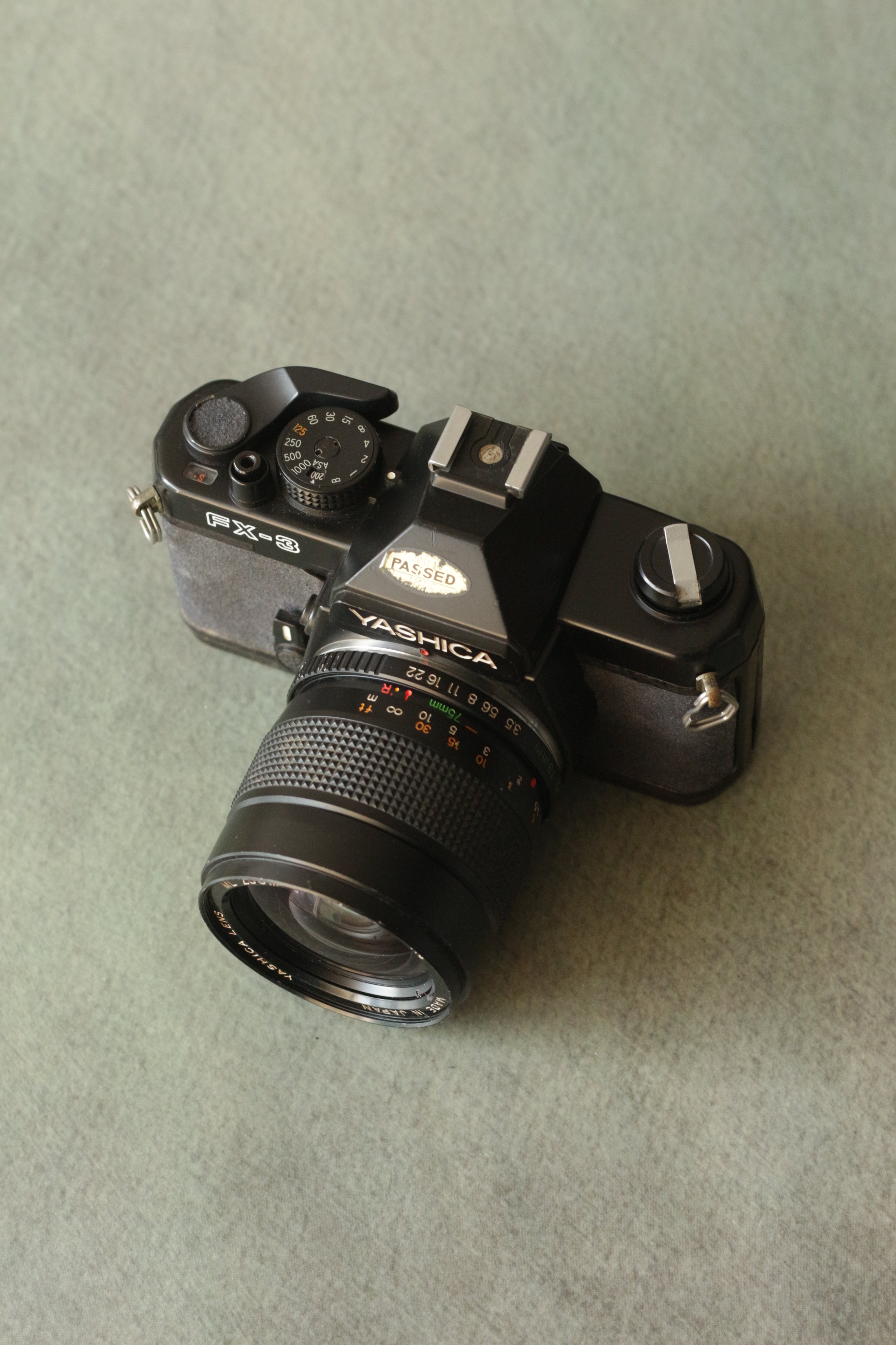 Yashica FX3 + Yashica ML zoom 42-75mm