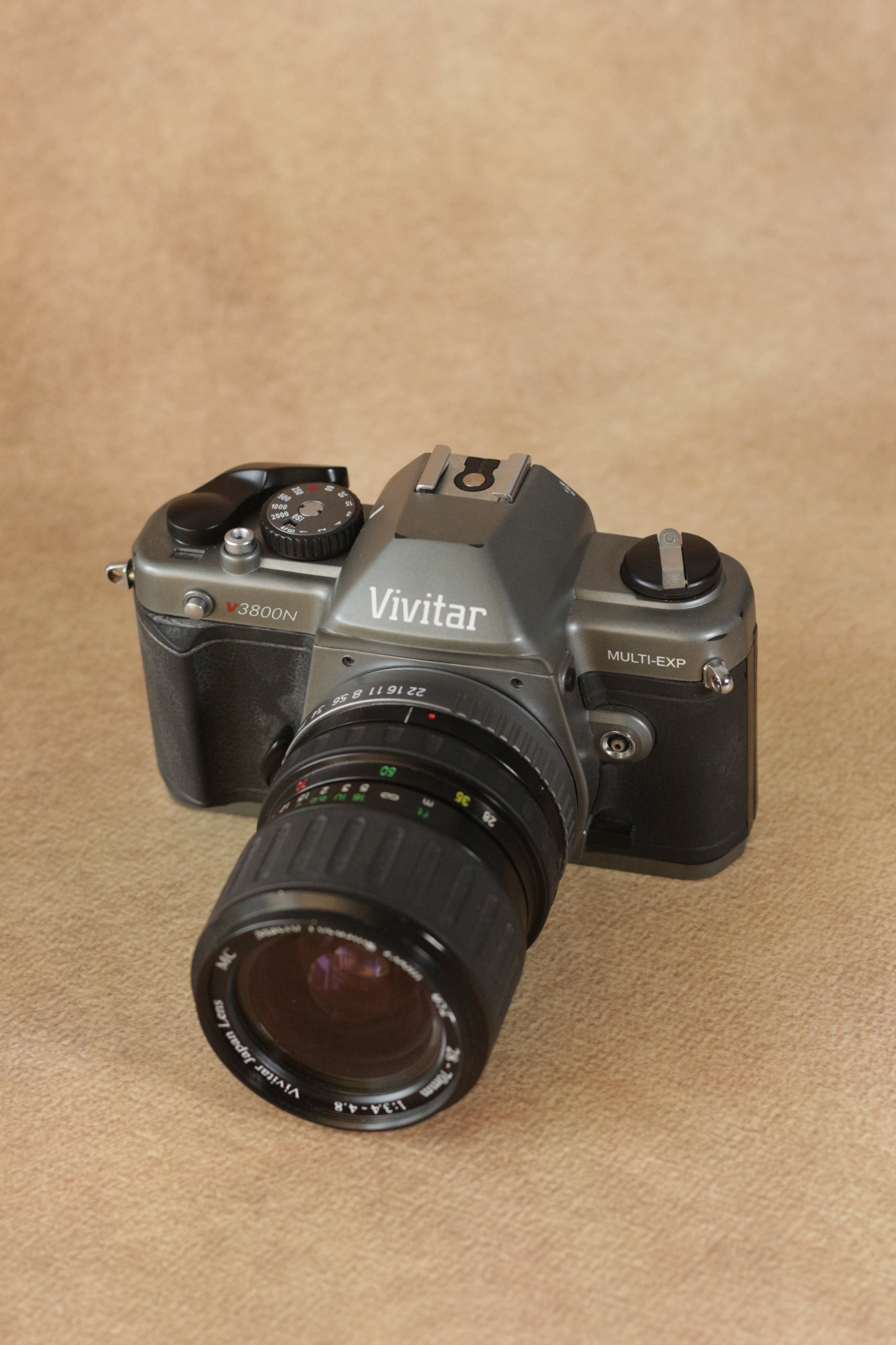 Vivitar V3800 + Vivitar Macro zoom 28-70mm