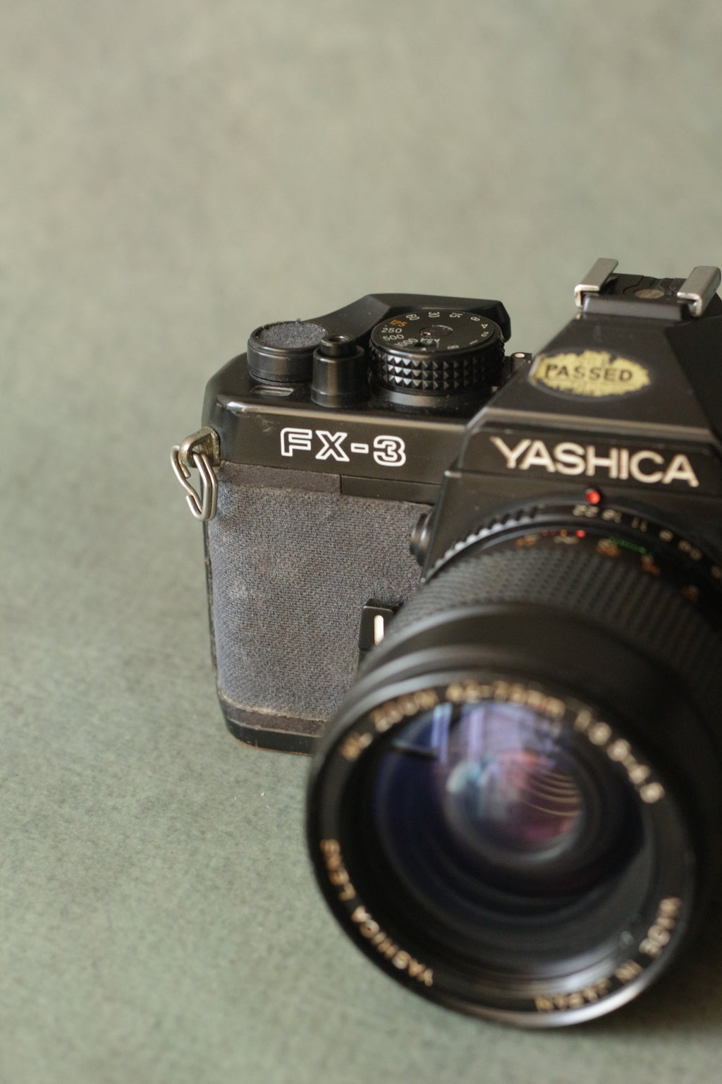 Yashica FX3 + Yashica ML zoom 42-75mm