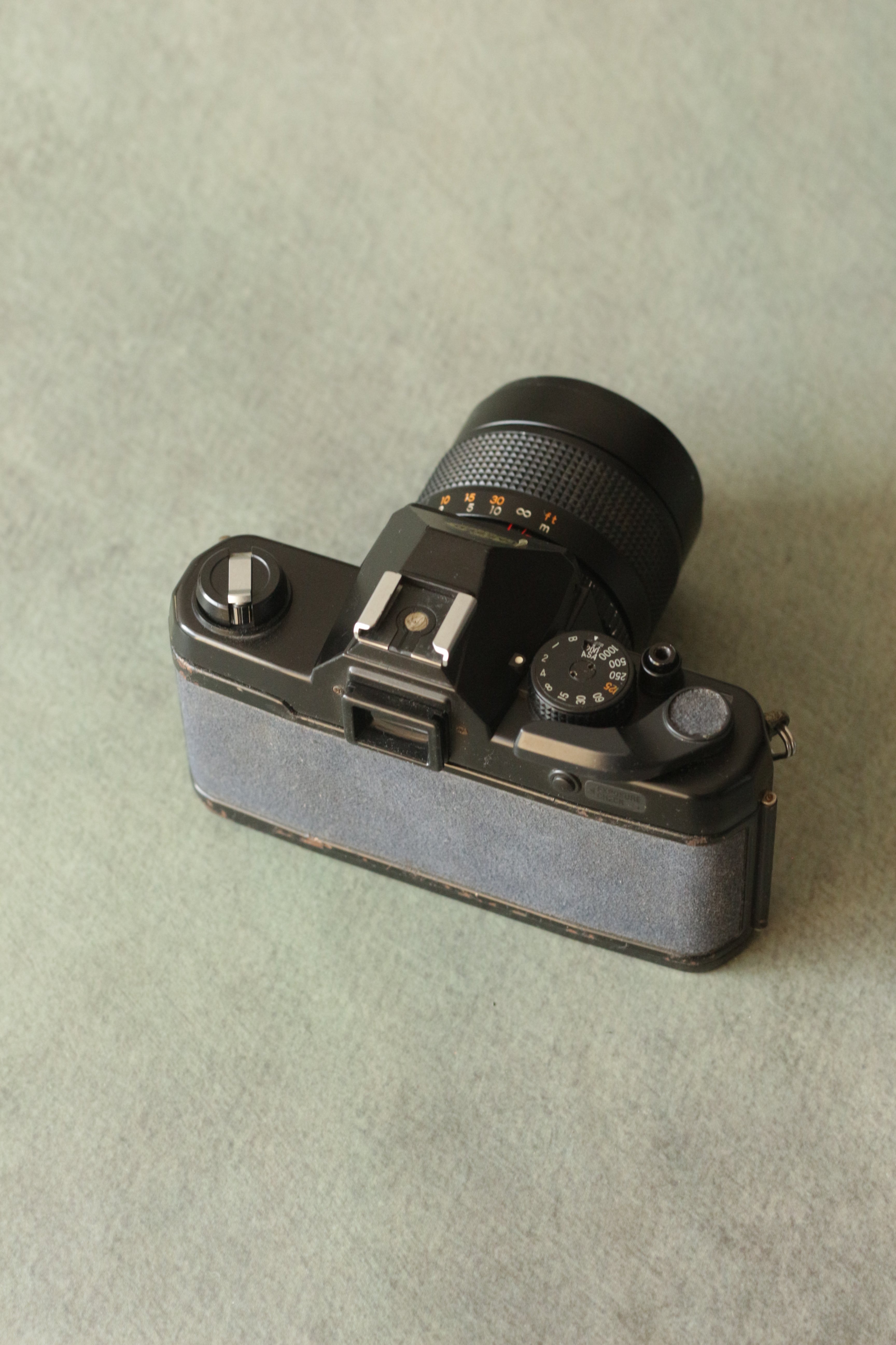 Yashica FX3 + Yashica ML zoom 42-75mm