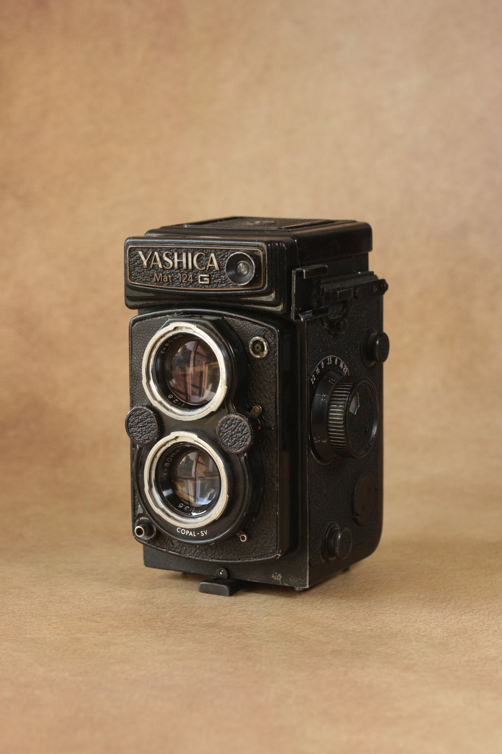 Yashica Mat-124G