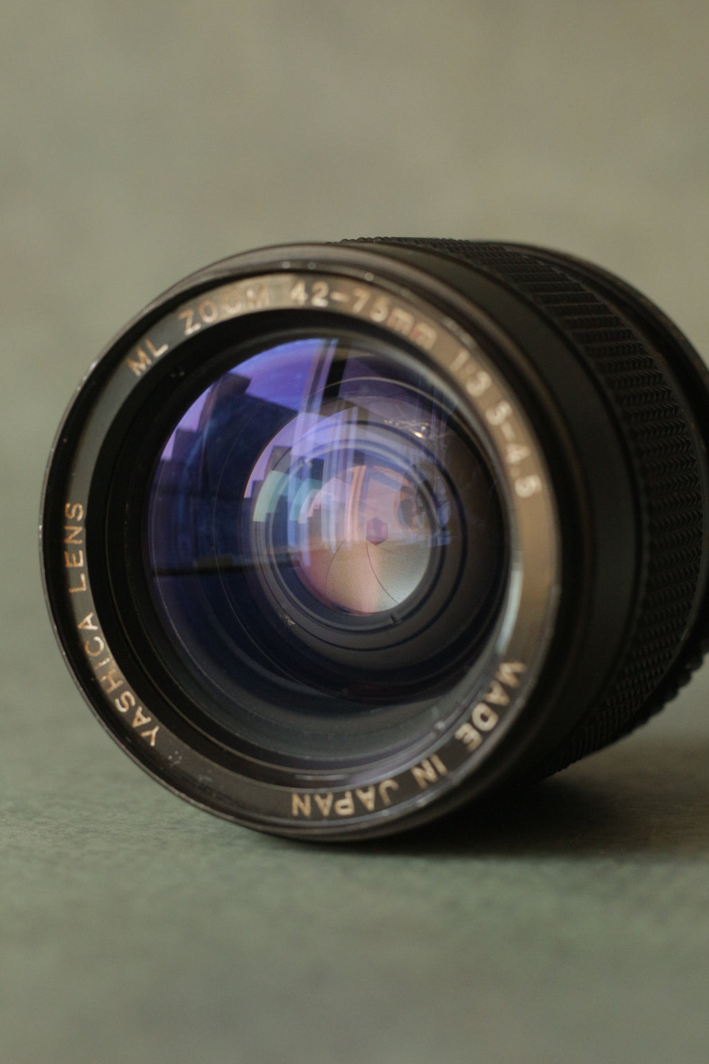 Yashica FX3 + Yashica ML zoom 42-75mm