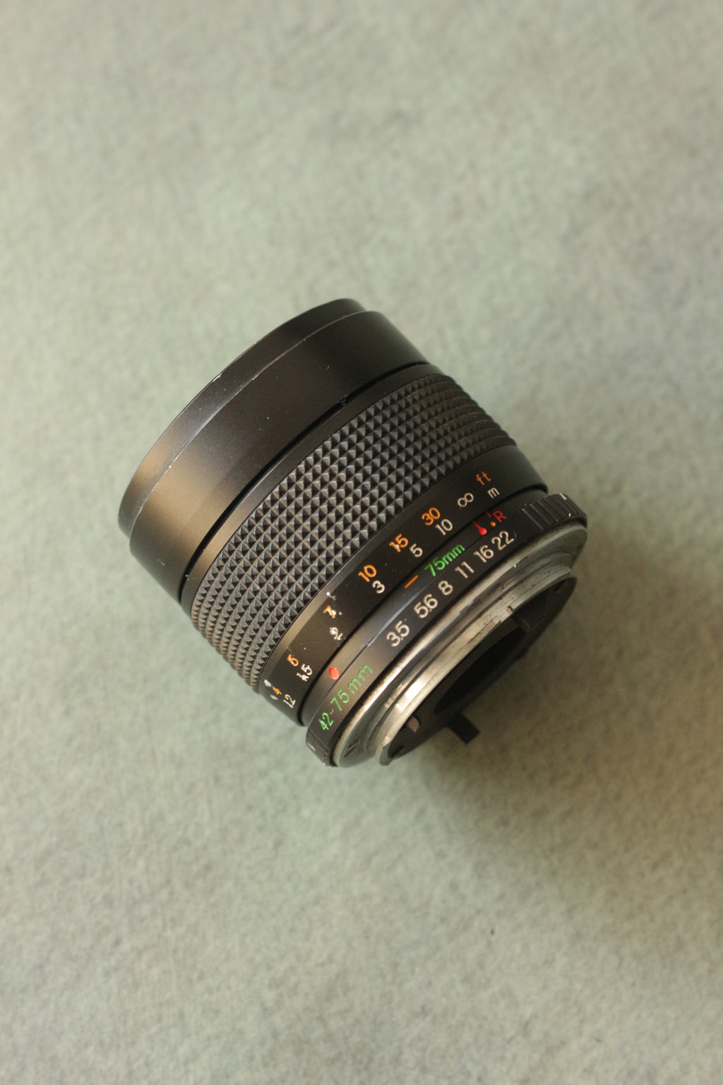 Yashica FX3 + Yashica ML zoom 42-75mm