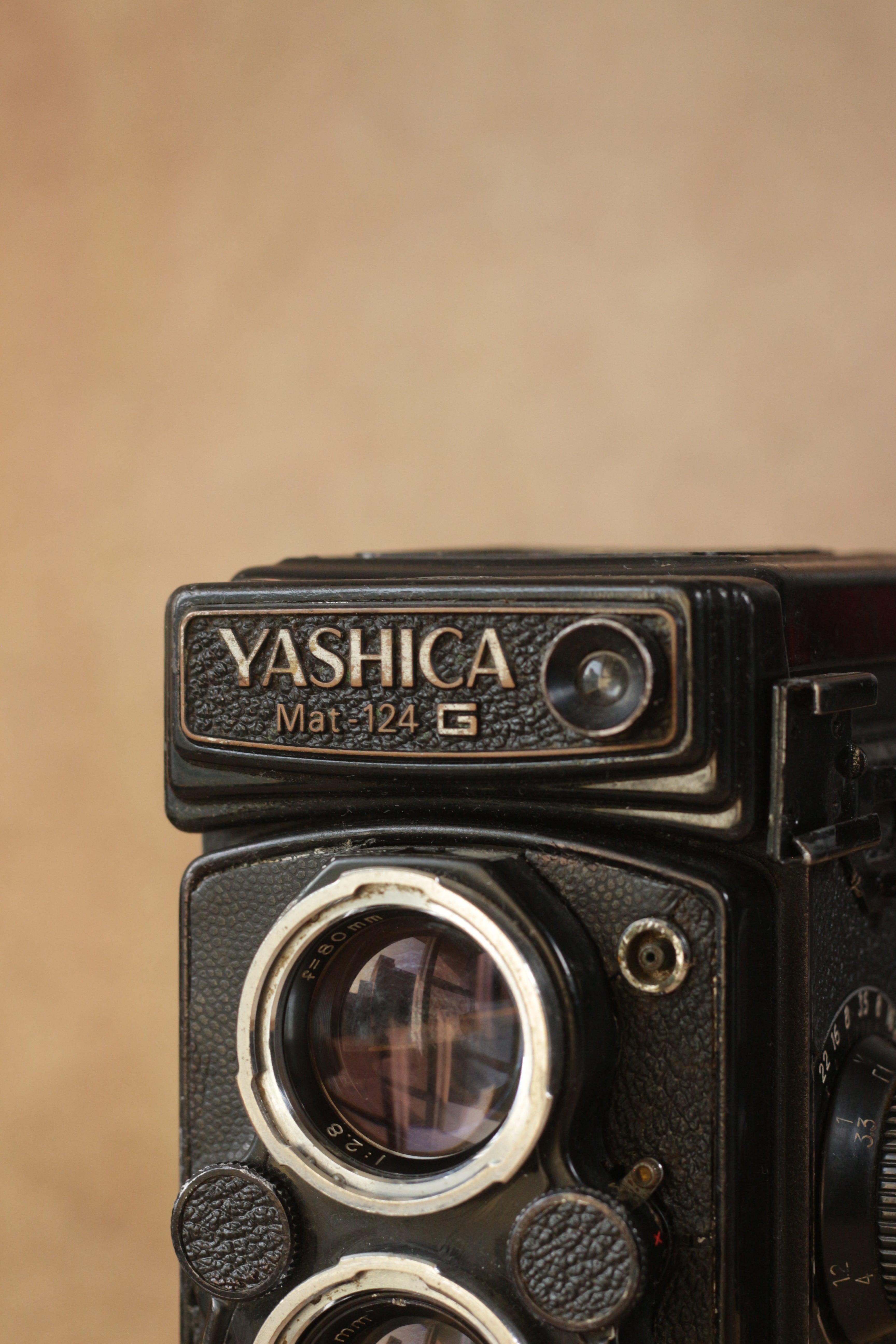 Yashica Mat-124G