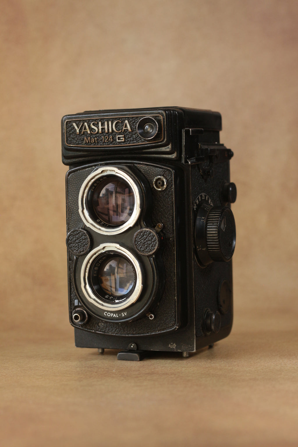 Yashica Mat-124G