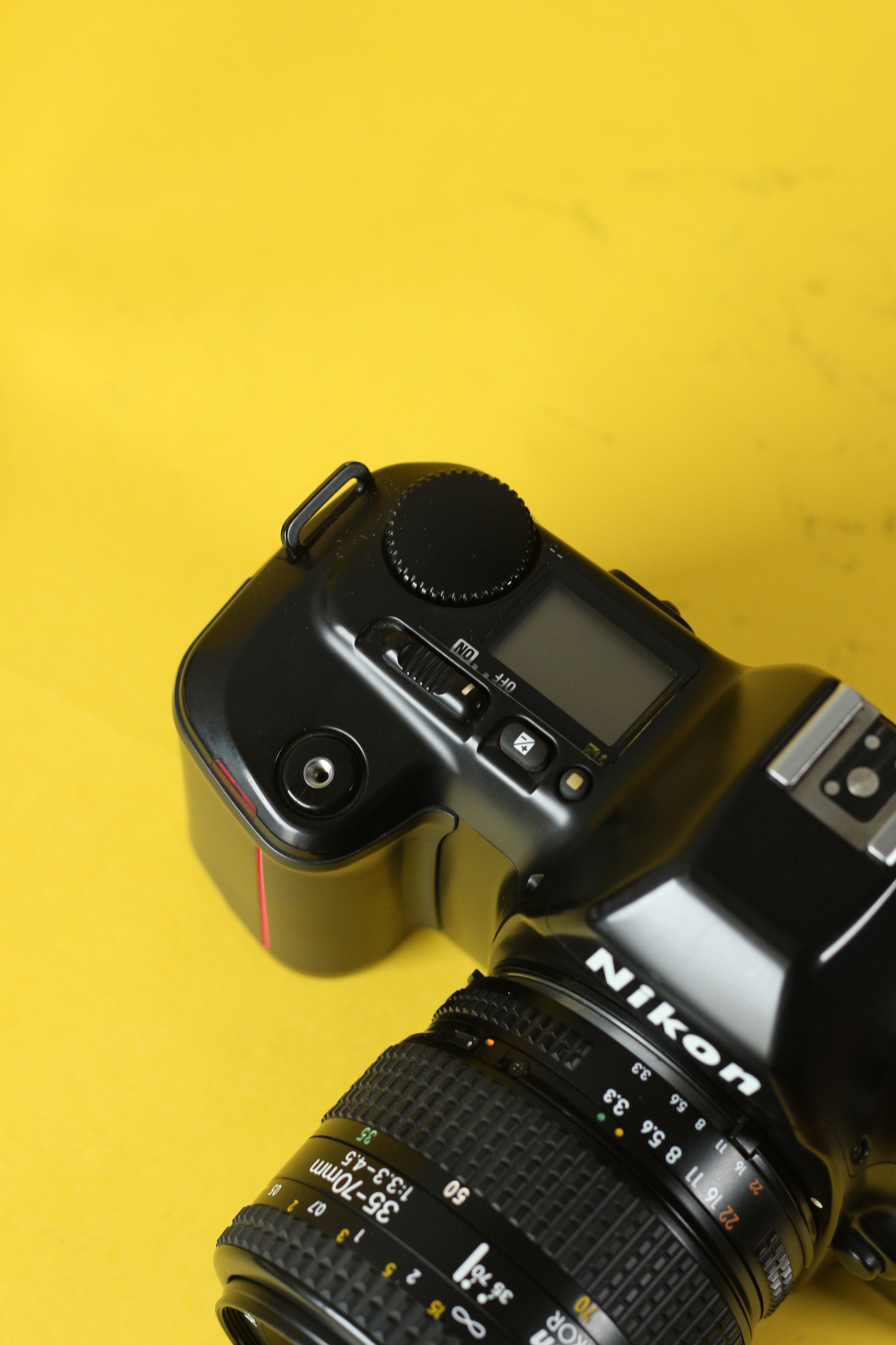 Nikon F-601M + Nikkor AF 35–80mm D Zoom