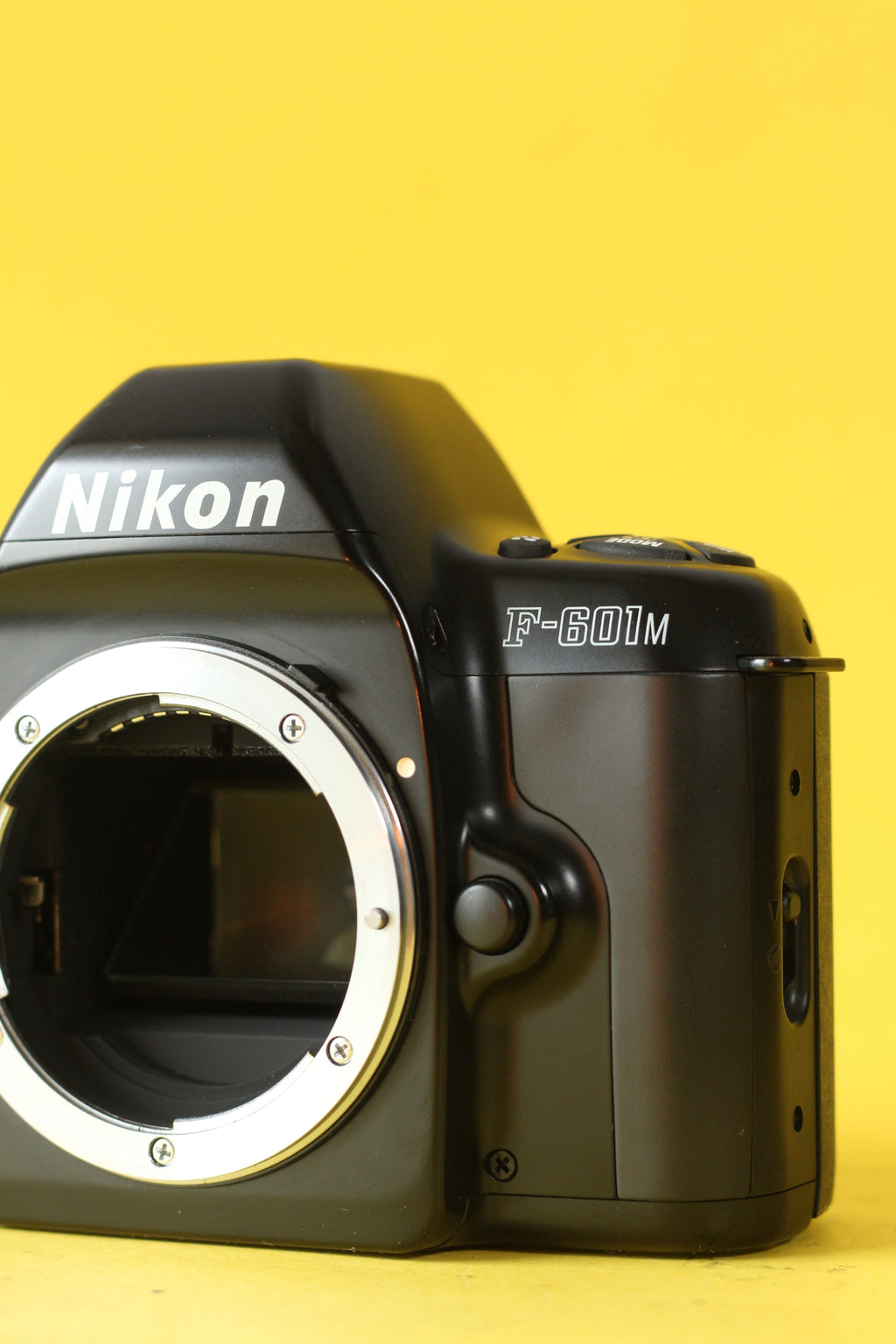 Nikon F-601M + Nikkor AF 35–80mm D Zoom