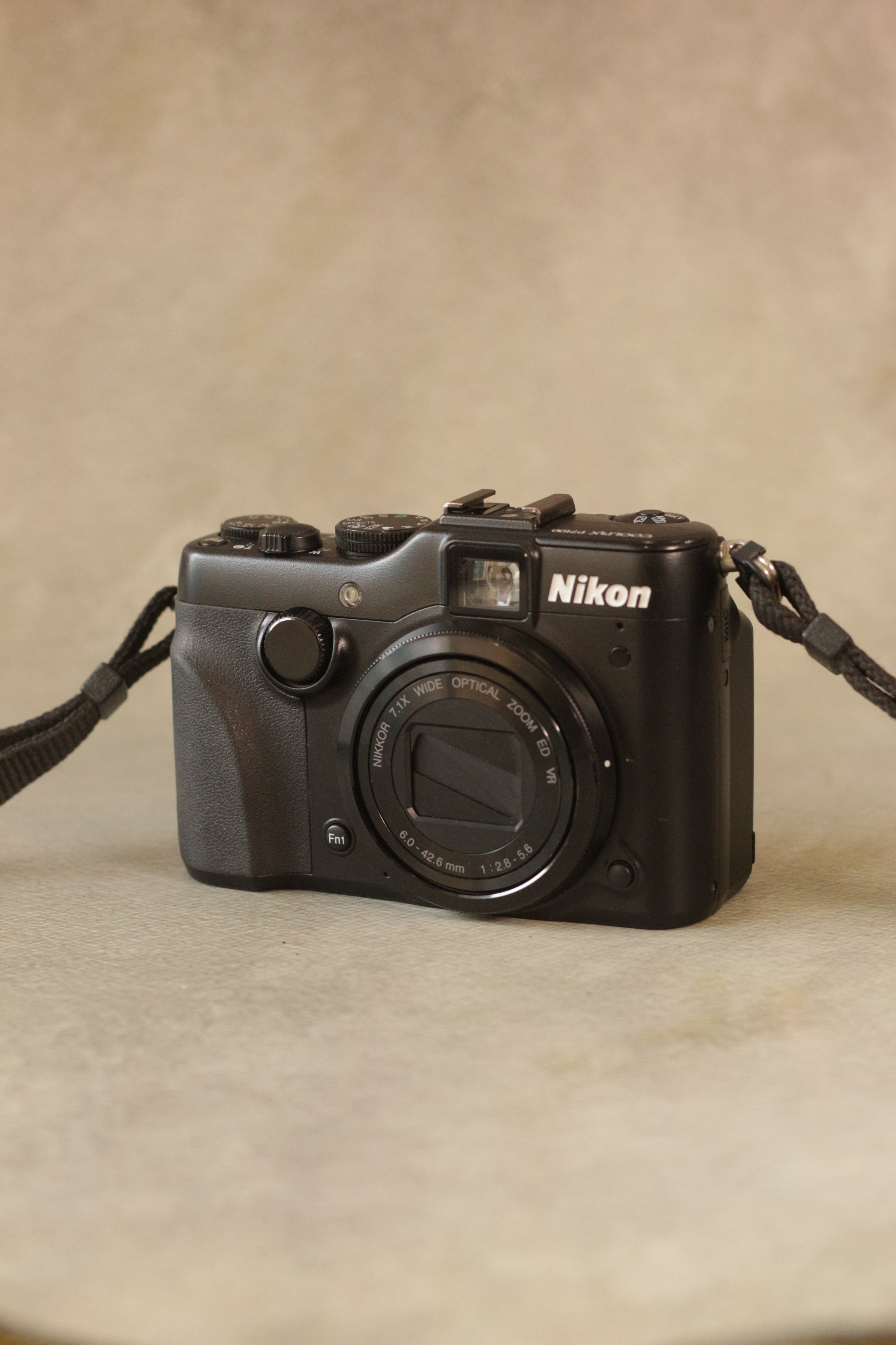 Nikon Coolpix P7100