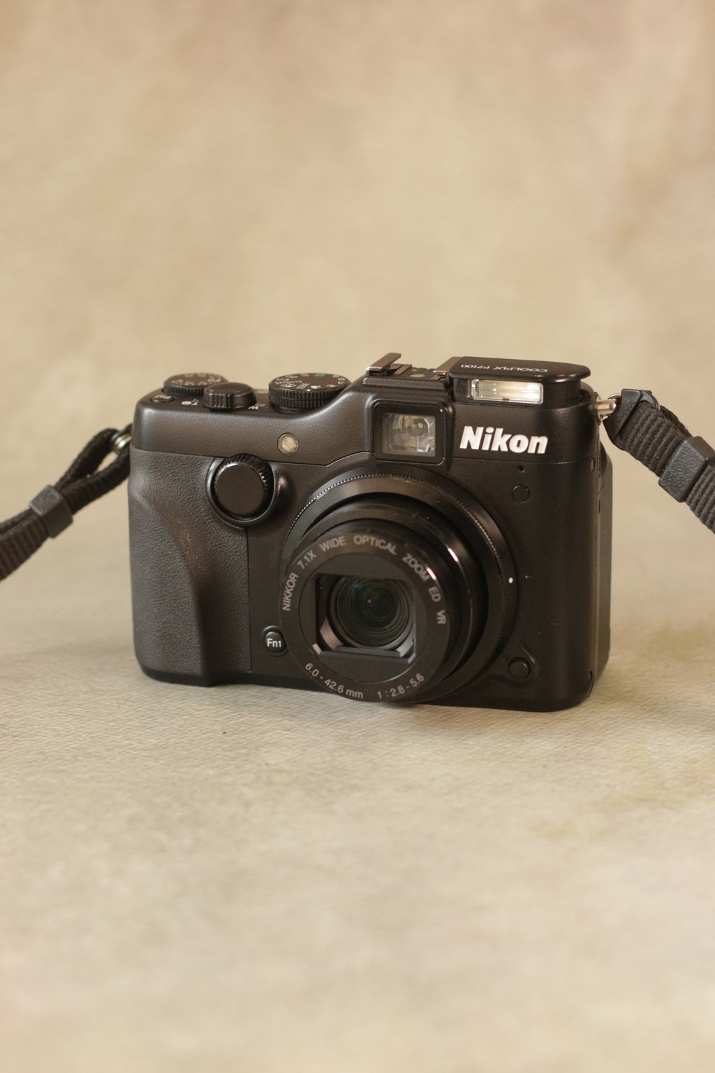 Nikon Coolpix P7100